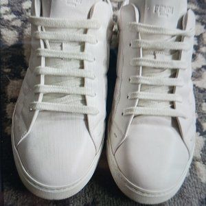 Fendi men lace up sneakers.